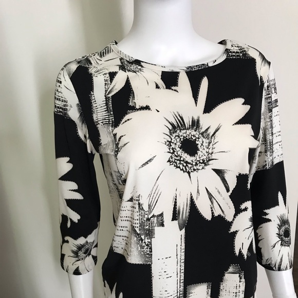 Floral top - Picture 2 of 5